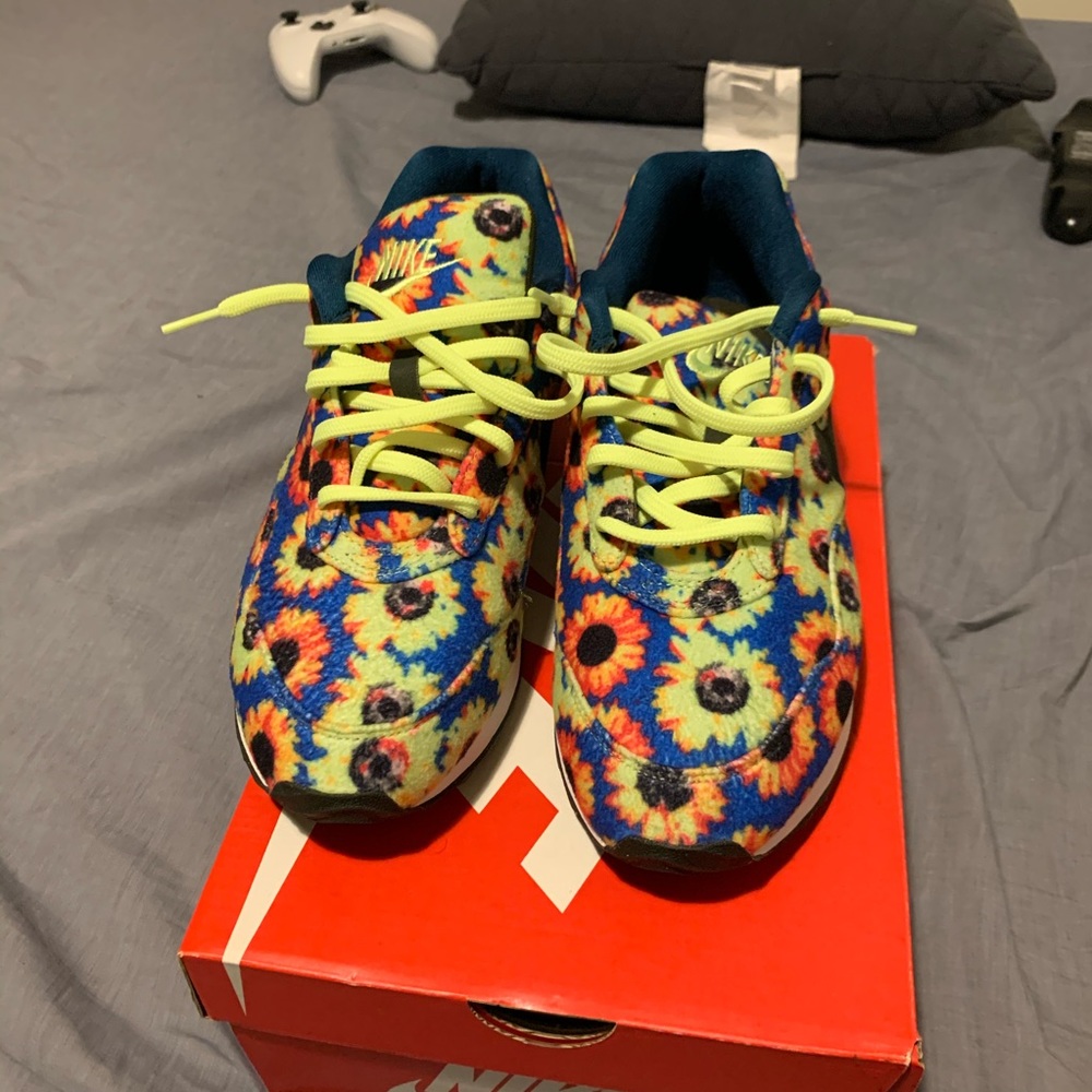 COPY - Nike Outburst SE (womans)